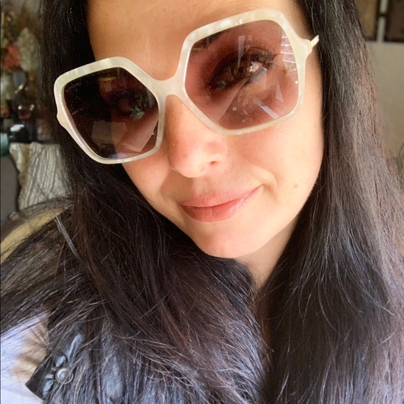 Authentic BURBERRY 59mm Oversized square logo acetate/metal sunglasses - Picture 8 of 15